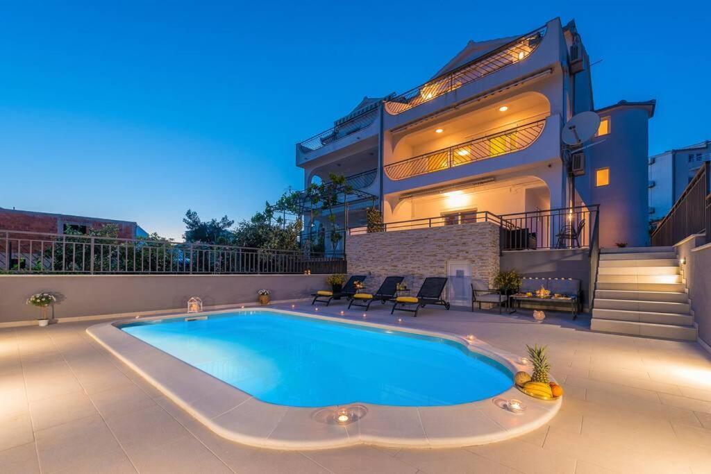 Villa Seaview With Pool - Apartment Cotton Trogir Exterior photo