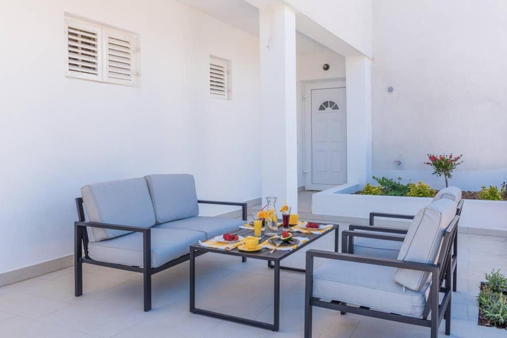Villa Seaview With Pool - Apartment Cotton Trogir Exterior photo