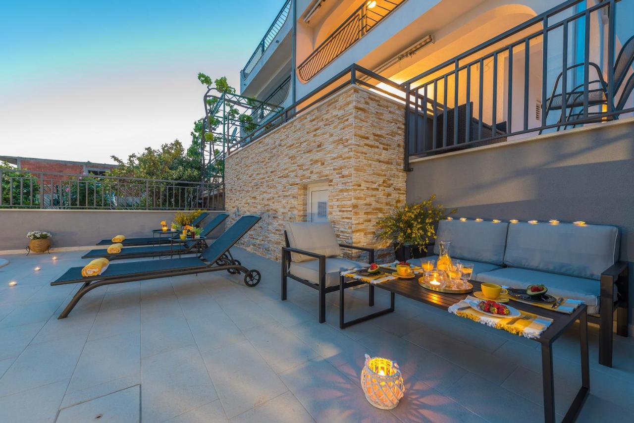 Villa Seaview With Pool - Apartment Cotton Trogir Exterior photo