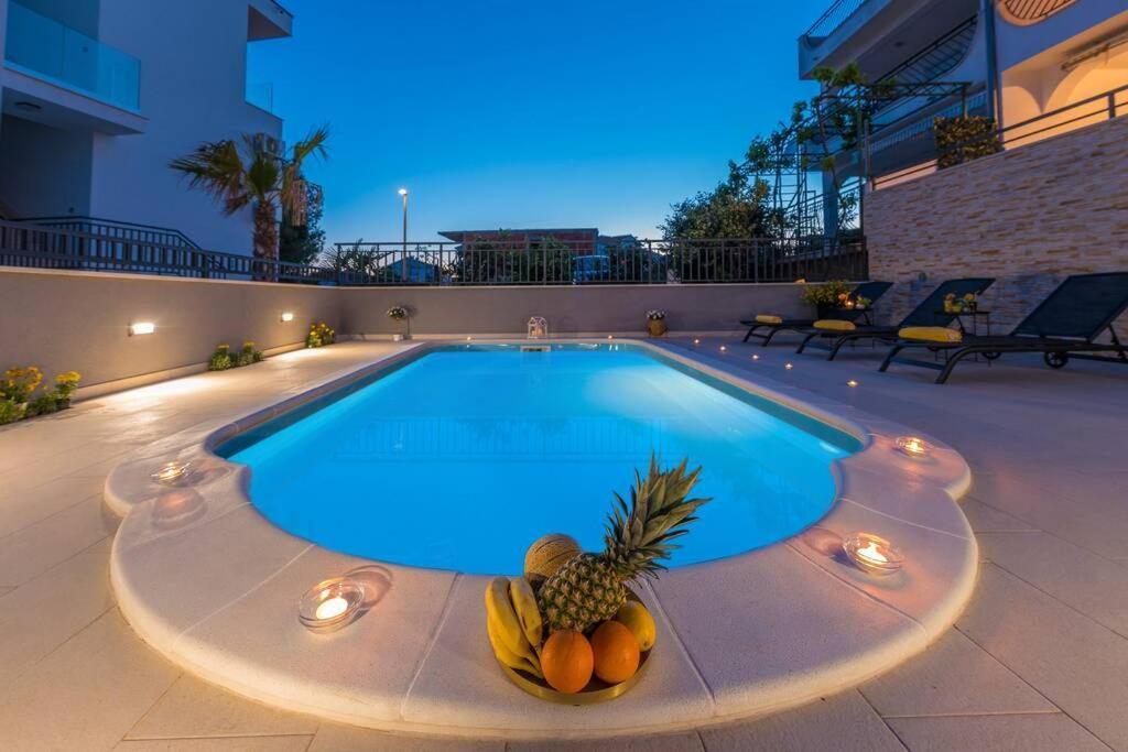 Villa Seaview With Pool - Apartment Cotton Trogir Exterior photo