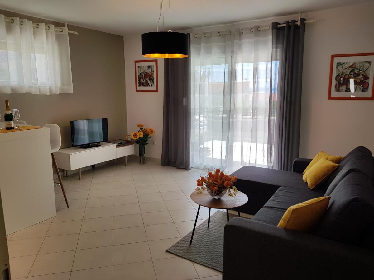 Villa Seaview With Pool - Apartment Cotton Trogir Exterior photo